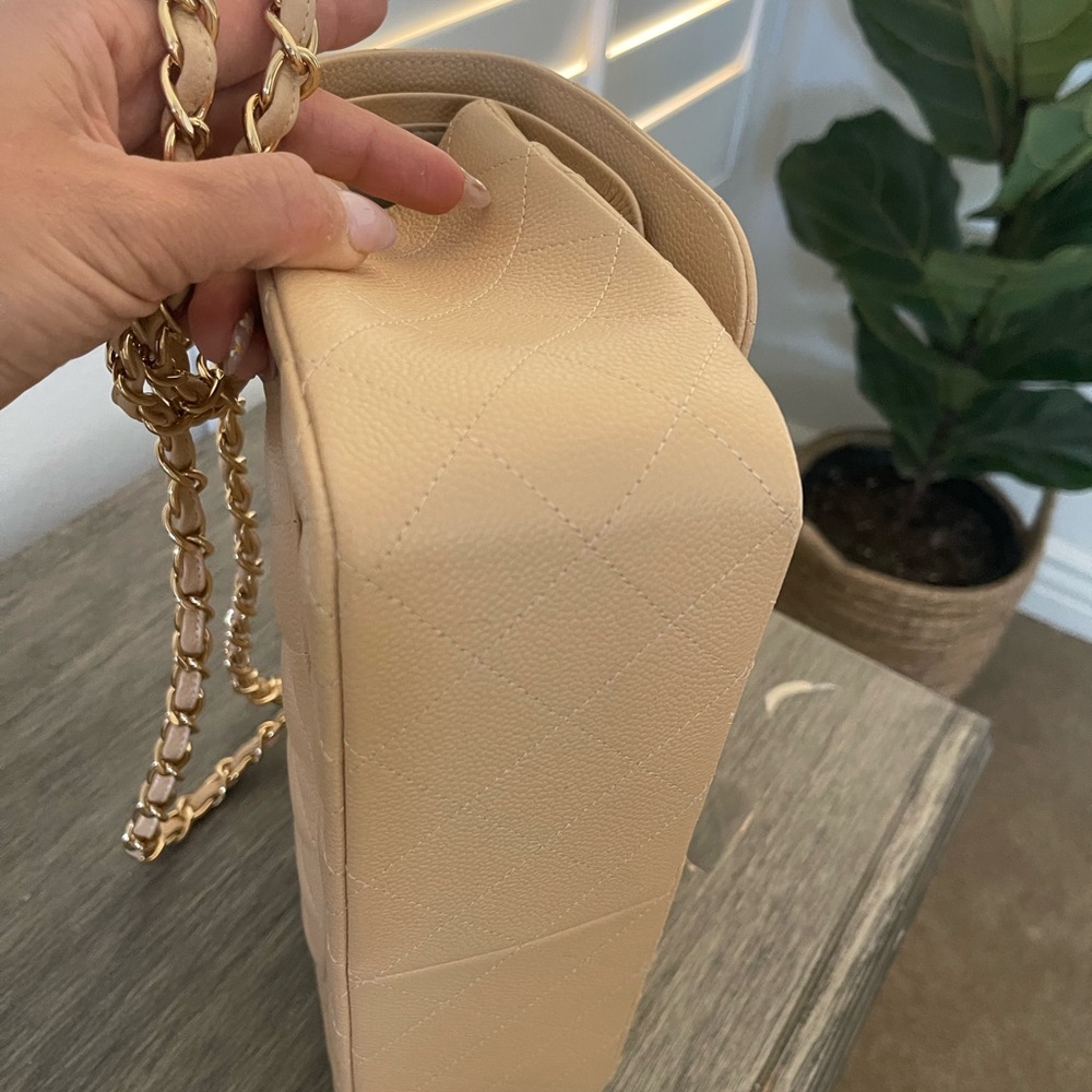 Jumbo classic caviar beige Chanel bag - Picture 4 of 7
